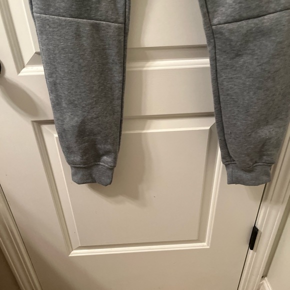 Switch Remarkable Men's Gray & Black Athletic Jogger Sweatpants Size Medium - Picture 9 of 15